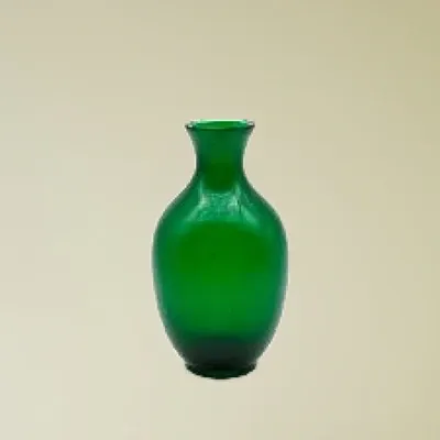 Glass hand bouncing bottle (green)